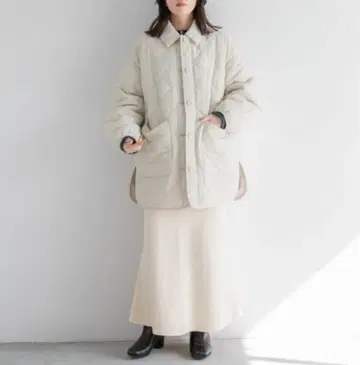 [새상품급] LOWRYSFARM 퀼팅 카라 부착 블루종 아이보리 프리