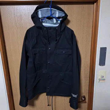 화이트 마운티니어링 고어텍스 마운틴 자켓 사이즈 S