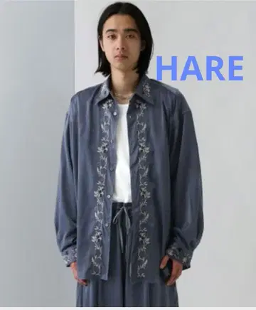 [ 미사용 새상품 ] HARE 프론트 라인 자수 셔츠 블루