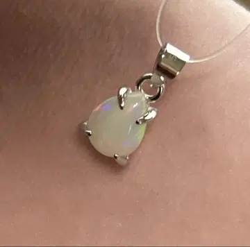 오팔 펜던트 탑