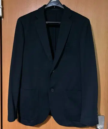 유니클로 컴포트 자켓 블랙