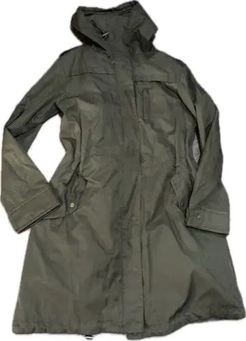 언타이틀 광택 있는 카키색 모즈 코트 퀼팅 내부