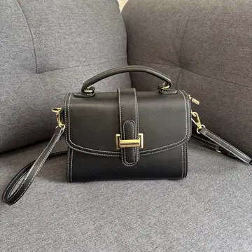 블랙 합성 피혁 숄더백