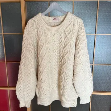 아이보리 케이블 니트 오버 사이즈 스웨터