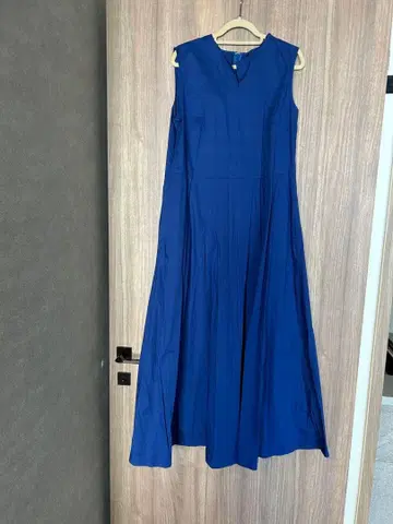 온워드 23구 슬리브리스 원피스 블루