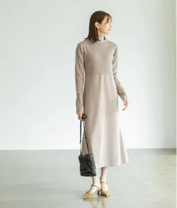 [ 새상품급 ] NOBLE 노블 컬러 블록 니트 원피스 베이지