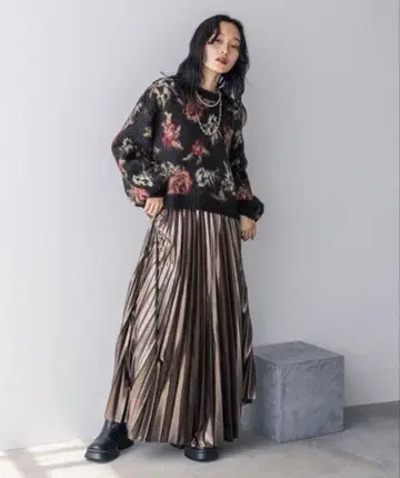 새상품급 JEANASIS 플라워 라메 페더 풀오버 니트