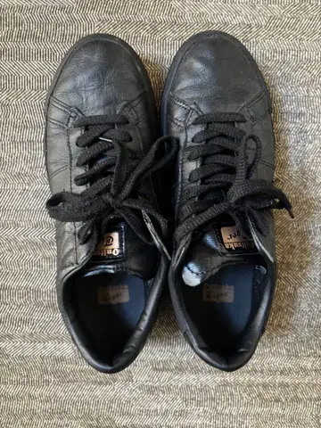 오니츠카타이거 블랙 가죽 스니커즈