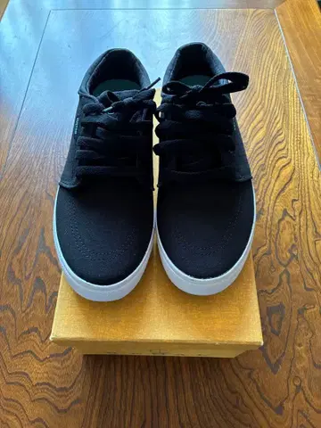 KUSTOM Good Vibes 블랙 스니커즈