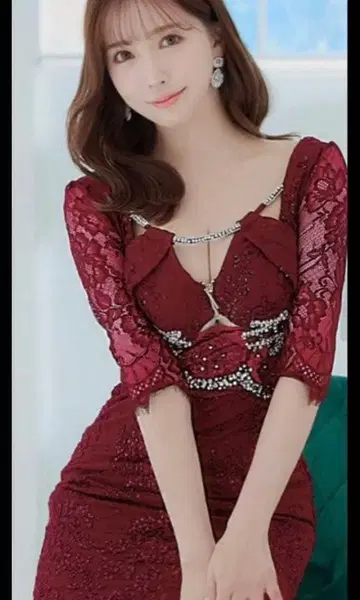 와인 레드 레이스 타이트 드레스