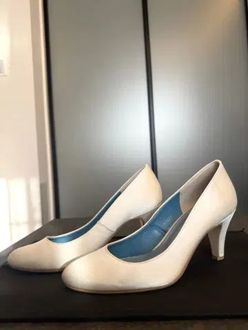 BENIR 화이트 펌프스 24cm