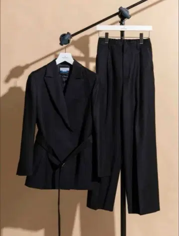 Maison Special 셋업 블랙 수트