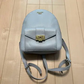 라이트 블루 가죽 플랩 백팩