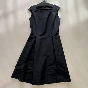 블랙 슬리브리스 원피스