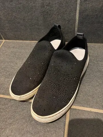 다이애나 블랙 슬립온 글리터 비쥬