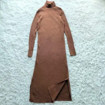 현행 23구 하이넥 리브 롱 니트 원피스 카멜 40