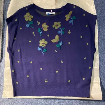 호코모모라 플라워 자수 니트 베스트 40 M 사이즈