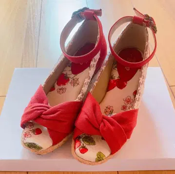 axes femme 액시즈 꼬임 리본 샌들 딸기