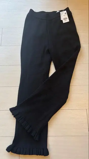 LOWRYS FARM 밑단 프릴 니트 팬츠 블랙 택 포함 새상품 미사용품