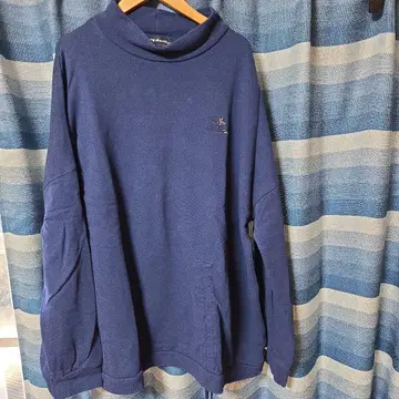 네이비 하이넥 트레이닝복 버튼 포함