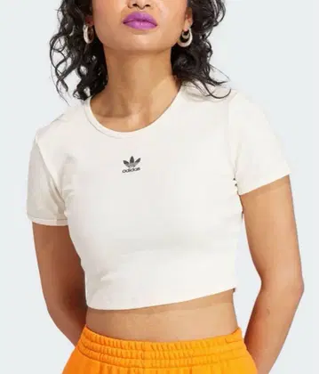 adidas 크림색 크롭 티셔츠 아이보리