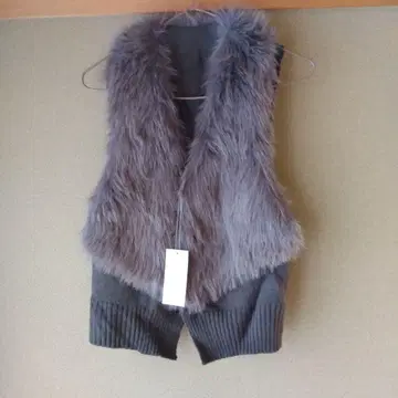 차콜 그레이 퍼 베스트