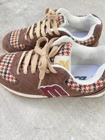 moz 체크 무늬 스니커즈 23.0