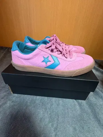 거의 새상품 CONVERSE 스웨이드 스니커즈 핑크/블루