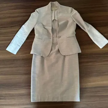 UNITED ARROWS 라이트 그레이 스커트 셋업