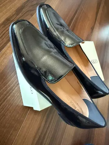 미사용 새상품 RODE SKO 로퍼 블랙