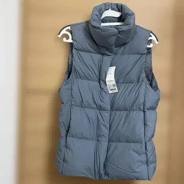 유니클로 파우더 소프트 다운 베스트