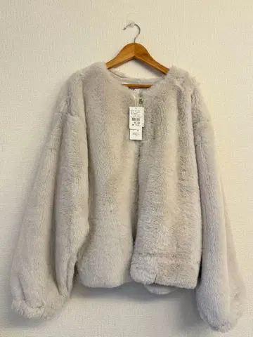 NAVY 인조 모피 보아 자켓 라이트 그레이 더스티 핑크