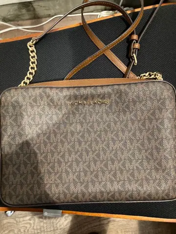 MICHAEL KORS 모노그램 숄더백