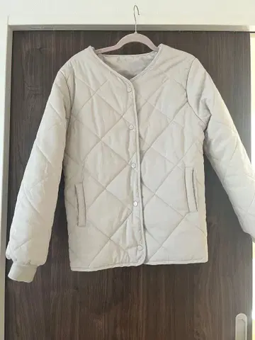 새상품급 크림색 퀼팅 자켓