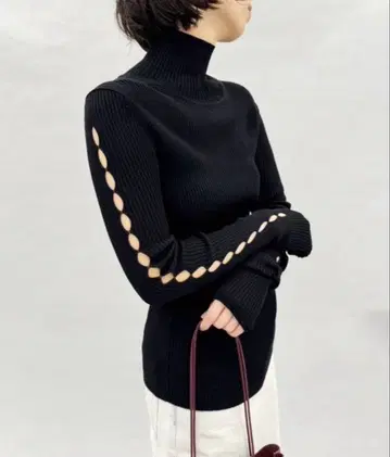 [ HAKUJI ] 홀 슬리브 니트