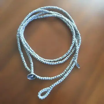 엠코엔 비즈 포함 그레이 팔찌 레어 식