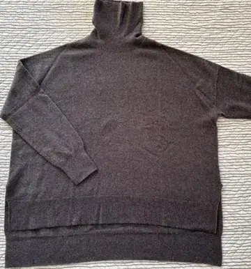 터틀넥 스웨터 그레이