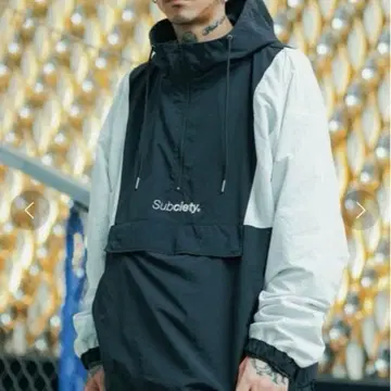 새상품급 Subciety 나일론 아노락 후드티 블랙/화이트