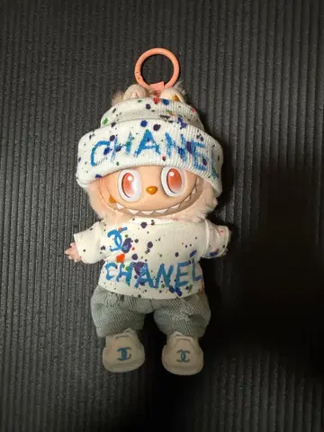 THE MONSTERS Big into Energy 러브브 본체 의류