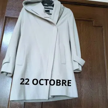 22 옥테이블 얇은 그레이 후드 부착 롱 코트