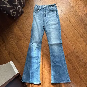 YANUK 부츠컷 데님 23