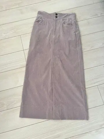 투모로우랜드 MACPHEE 라벤더 코듀로이 롱 스커트