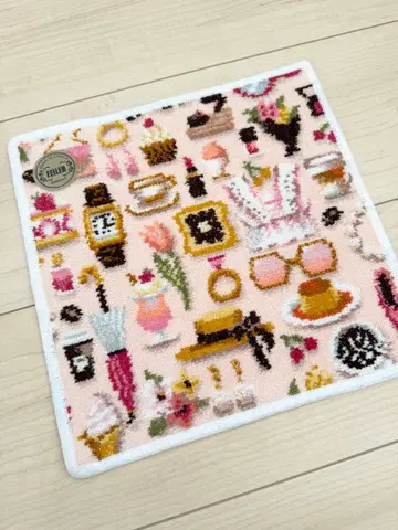 러브리 바이 페이러 살롱 드 니콜 손수건