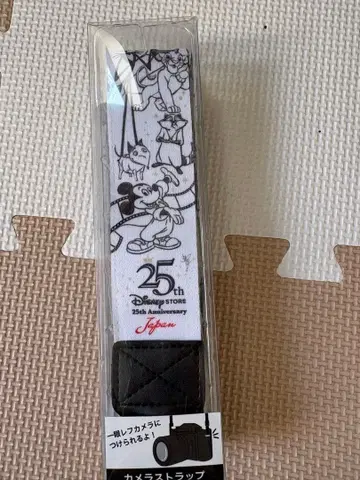 Disney Store 25주년 카메라 스트랩