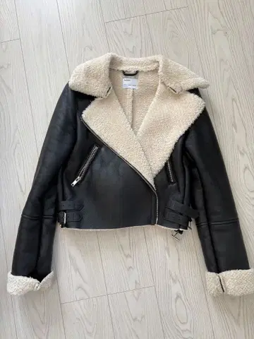 Bershka 블랙 양가죽풍 자켓 L