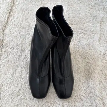 블랙 가죽 하이힐 부츠