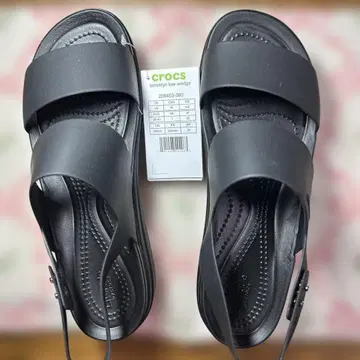 crocs brooklyn low wedge 블랙 샌들