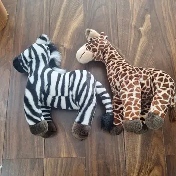 얼룩말과 기린 봉제 인형 세트