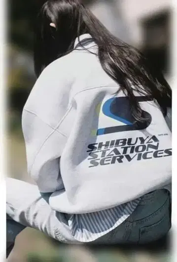 ZARA 맨투맨 셋업 백 프린트