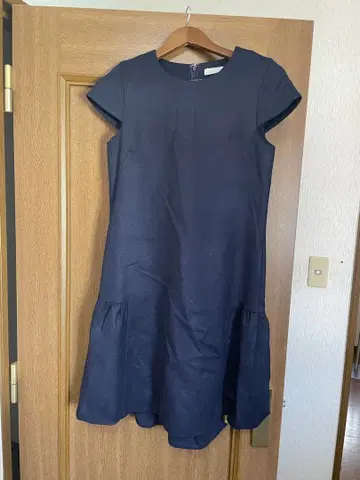 ESTNATION 네이비 반팔 무릎 기장 원피스